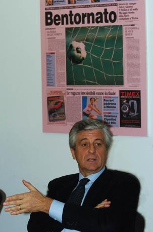 Gianni Rivera durante una visita in Gazzetta nel 2005. Bozzani